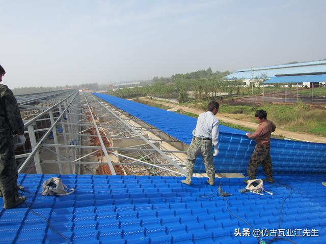 現(xiàn)如今樹脂瓦廠家林立,消費者選擇樹脂瓦的關(guān)鍵點是在哪點呢?